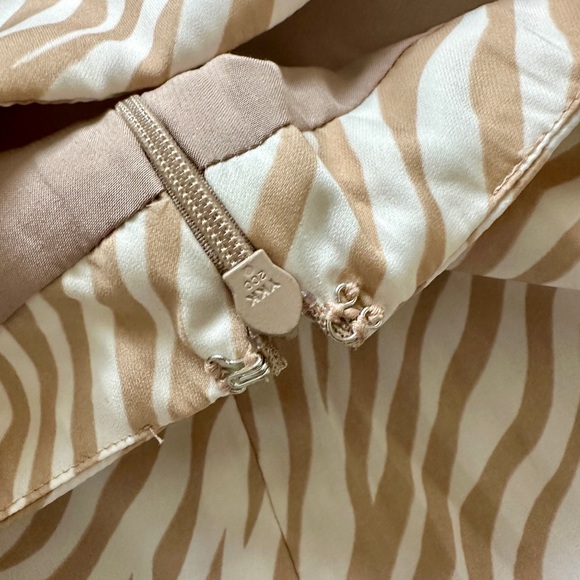Ann Taylor Midi Skirt in Cream and Tan Zebra Print - Size 12 - Picture 10 of 10